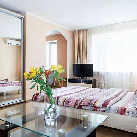 Apartment In Zaporozhye. Antica Zaporizhia Exterior photo